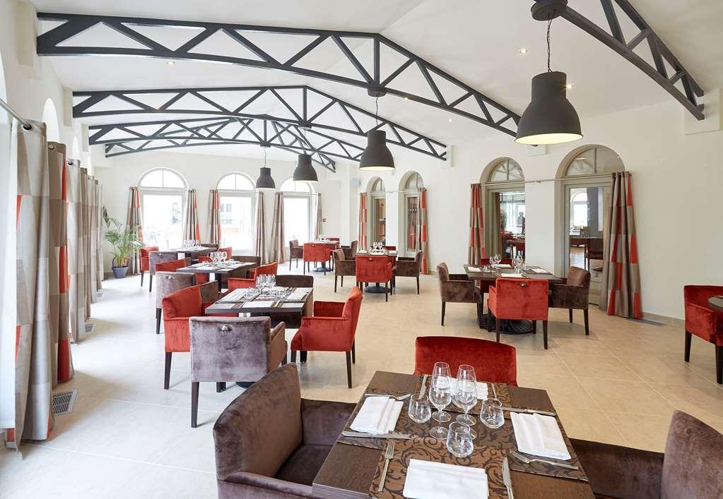 Mercure Maintenon Restoran foto